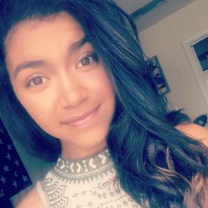 Meet your Posher, Elisa